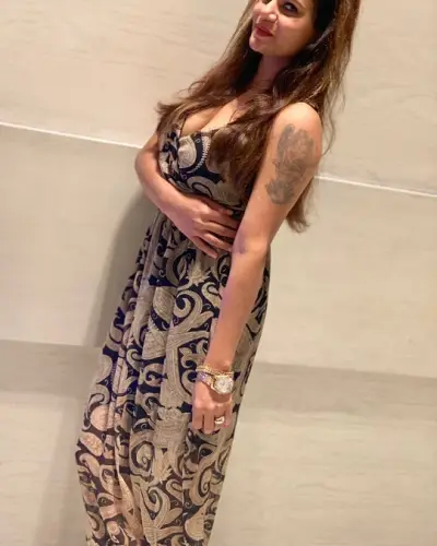 Jamjodhpur Escort